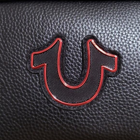 True Religion Men's Vemo Toiletry Bag Horseshoe Logo Black/Red 2 Travel Bottles - Picture 7 of 8